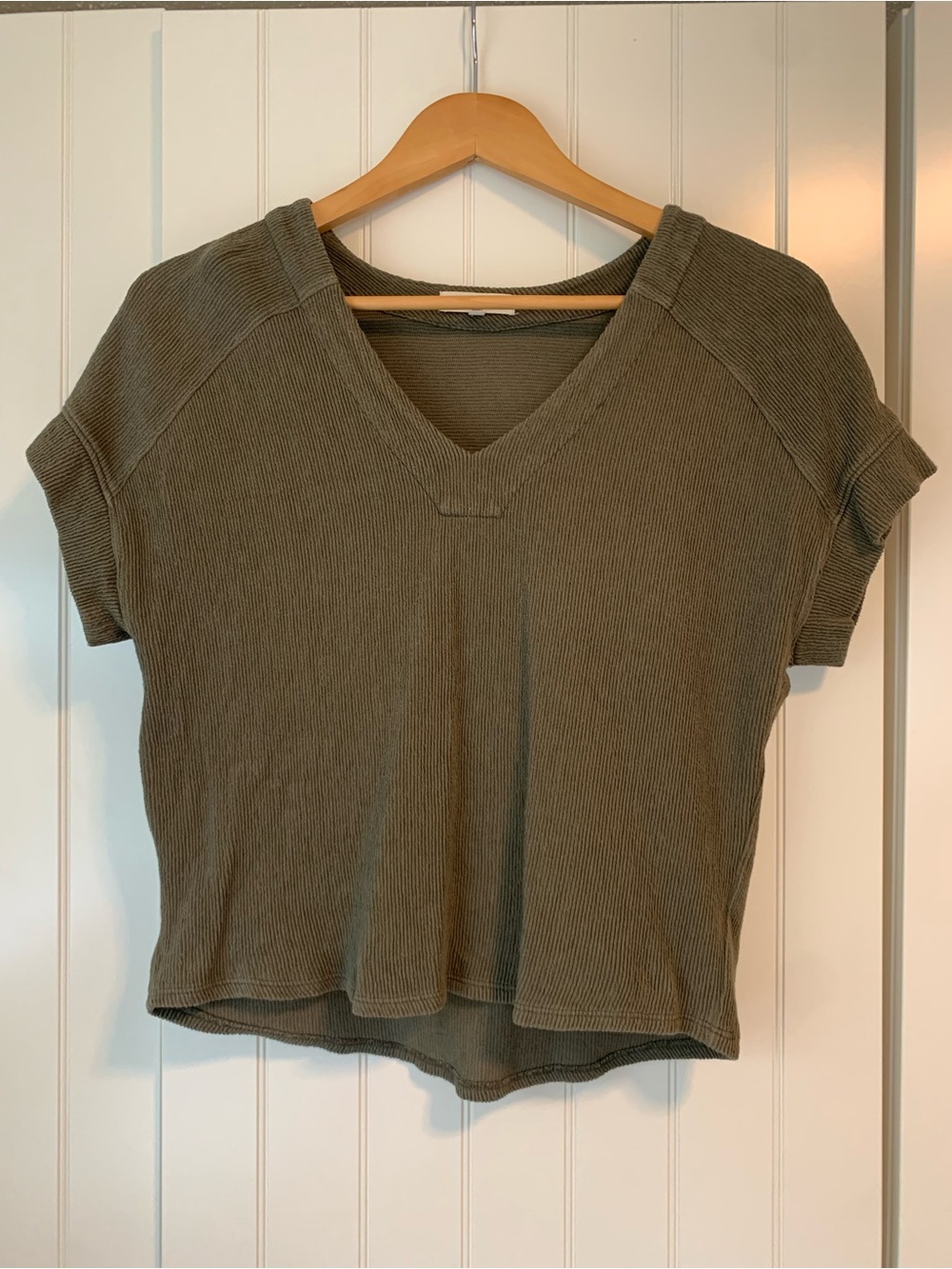 Madewell Olive Green Ribbed V-Neck Short Sleeve Tee